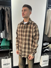 Carica l&#39;immagine nel visualizzatore di Gallery, CAMICIA A QUADRI CAM7791
