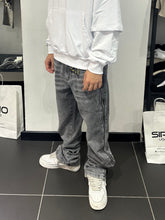 Carica l&#39;immagine nel visualizzatore di Gallery, JEANS CON DOPPIA ZIP LATERALI
