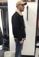 Carica l&#39;immagine nel visualizzatore di Gallery, GIUBBINO IN VELLUTO TW-007
